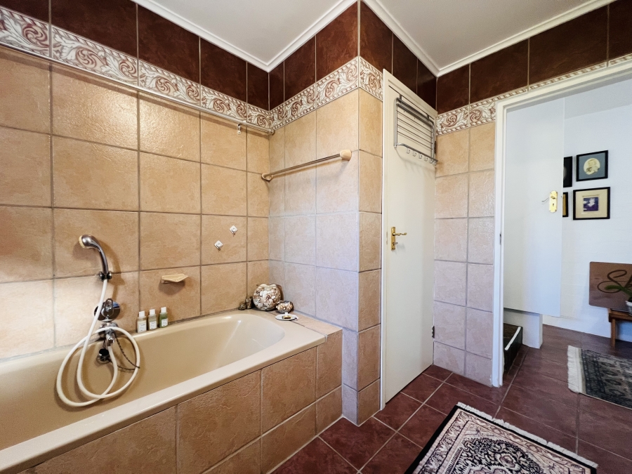 3 Bedroom Property for Sale in Paradise Beach Western Cape